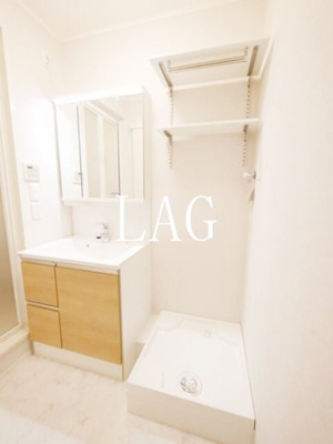 【洗面所】 | シャルマングーテ | 洗面台です。