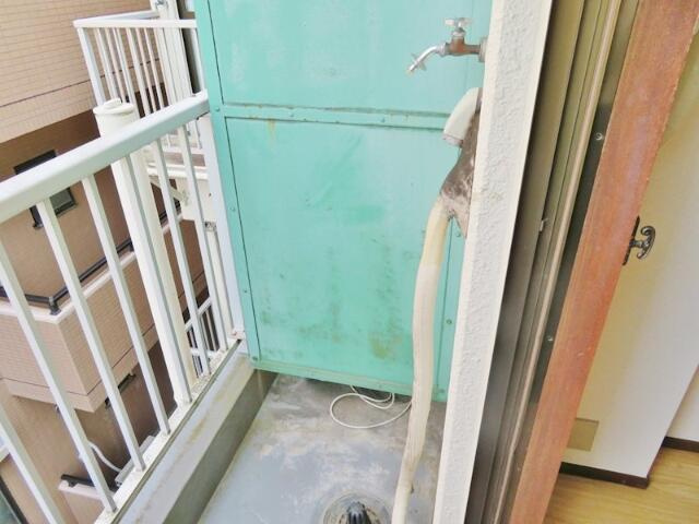 室外洗濯機置場