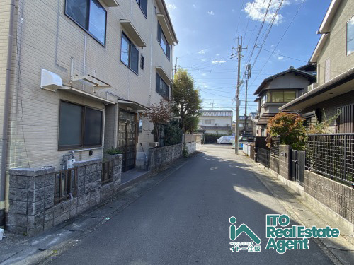 修学院千万田町 新築戸建(1号地)の前面道路含む現地写真