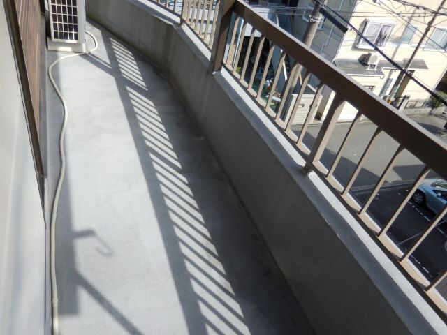 城南ビルのバルコニー