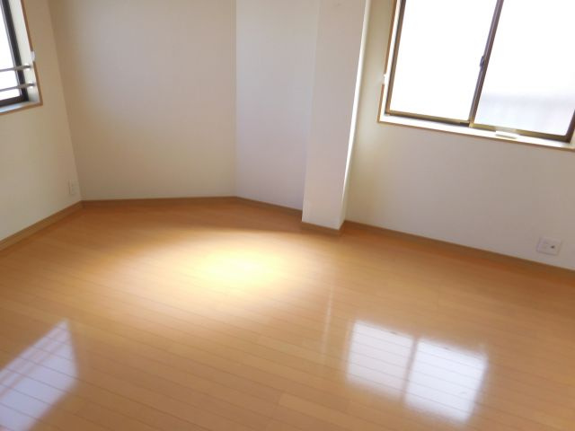 城南ビルの居間・リビング