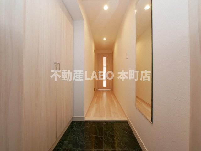 プレジオ本町の玄関