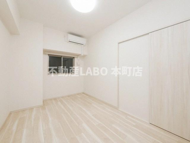 プレジオ本町の洋室