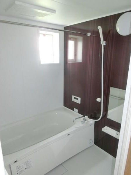 ヴェルニーナ Bの浴室