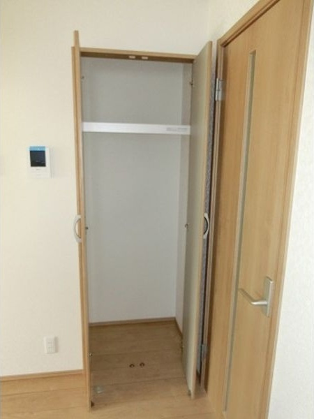 ヴェルニーナ Bの収納