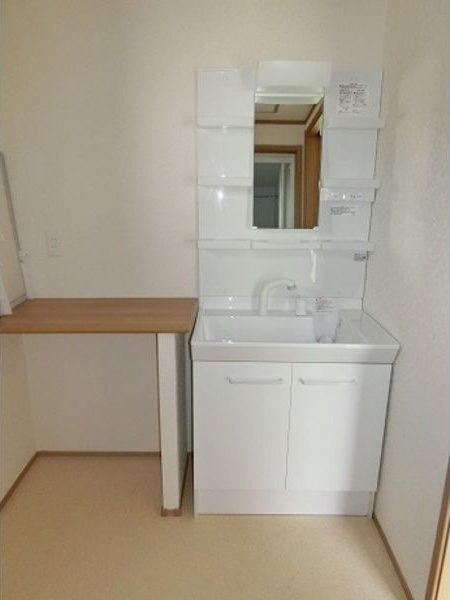 ヴェルニーナ Bの独立洗面台