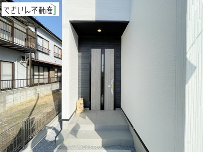 【玄関】 | GRAFARE 行田市桜町　新築住宅 | 現地(2026年3月撮影)
