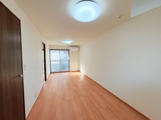 サンライズ島崎の居間・リビング