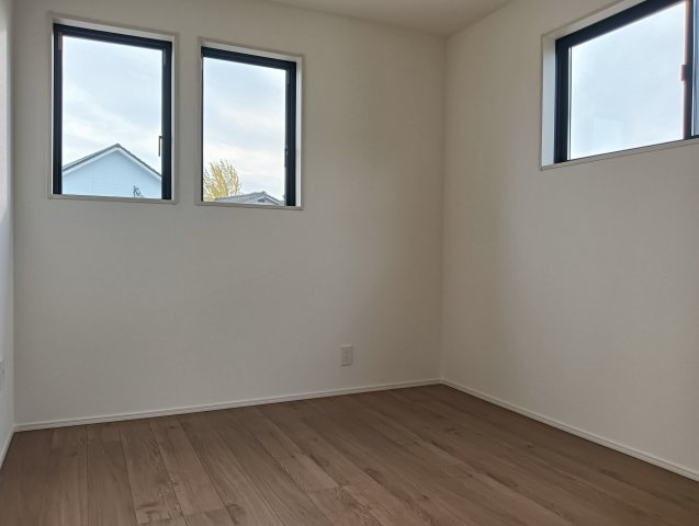 武雄市大字昭和1期の洋室|自分時間を充実させながら心豊かなひとときを過ごすための大切な個室空間。