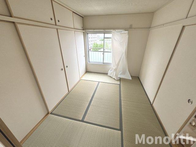 鶴山台55号棟の和室