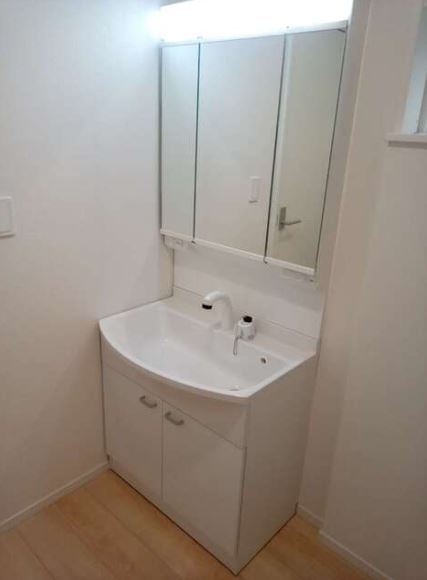 東大阪市稲田本町1丁目　新築戸建の独立洗面台