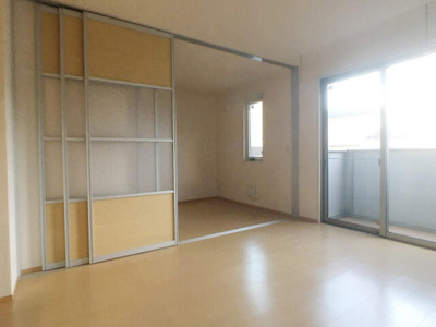 【寝室】 | ウエストバード