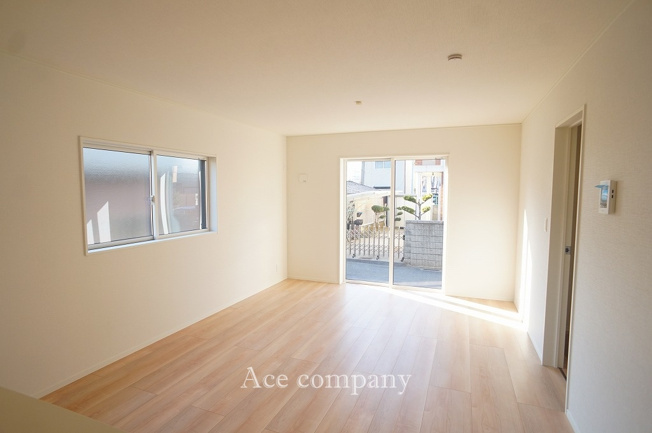 【居間・リビング】 | 東大阪市稲田本町1丁目　【5号棟/全5棟】 | 【LDK：約16帖】