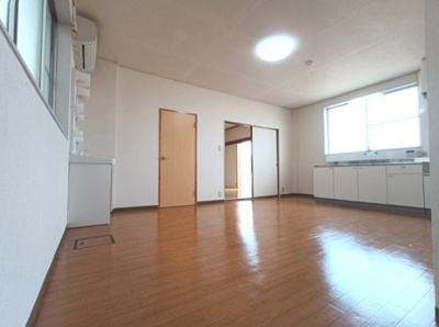 【内装】 | 白亜荘 | LDK13帖