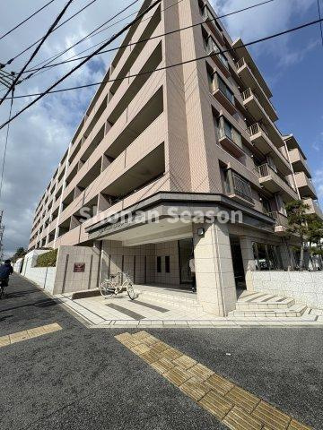 【外観】 | 東海道線「平塚」駅徒歩13分！平坦な道のりで、徒歩や自転車移動も楽々♪
小中学校近く、子育て世代にもおすすめです。
