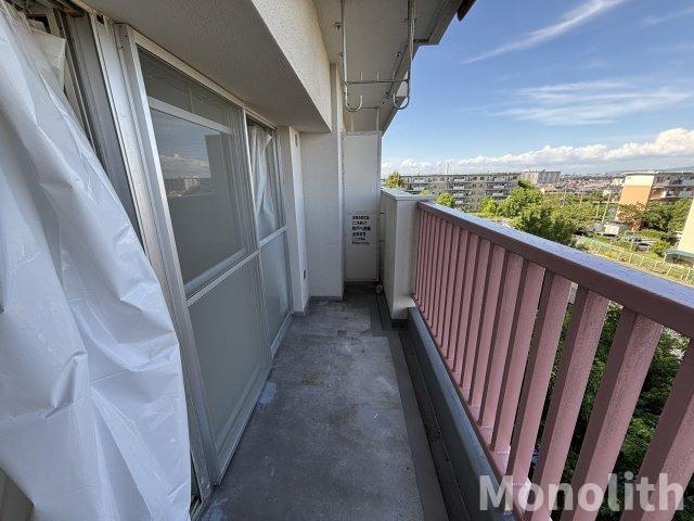 鶴山台2号棟のバルコニー