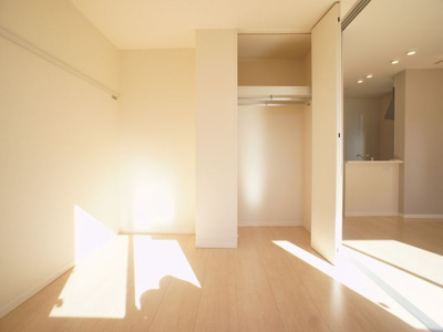 【子供部屋】 | マリアージュＡ | 便利な室内物干しとエアコンが付いています♪