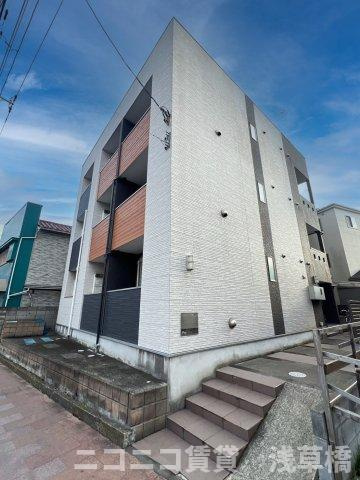 クイーンズコートⅡの外観