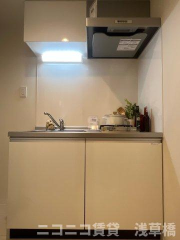 クイーンズコートⅡのキッチン|別号室イメージの為、現状を優先致します。