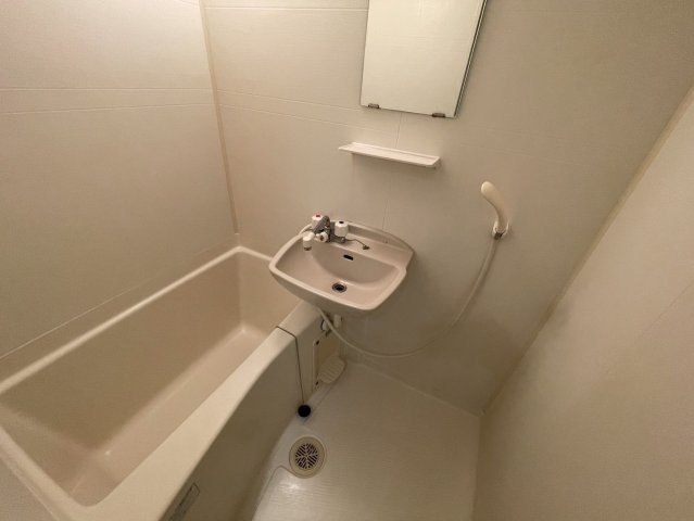 ラグナガーデン薬院の浴室