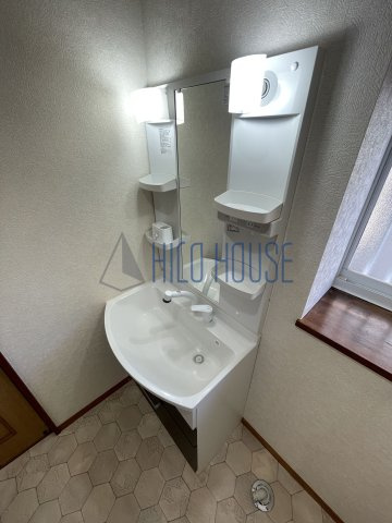 嵐山町志賀戸建の洗面所