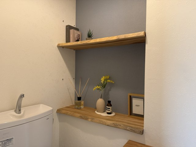 ヴィオス北大路4階　天然木フルリノベーションのトイレ