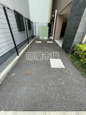 SYNEX UENO-MATSUGAYAの駐車場