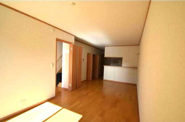 西区児玉２丁目戸建賃貸Ａの居間・リビング