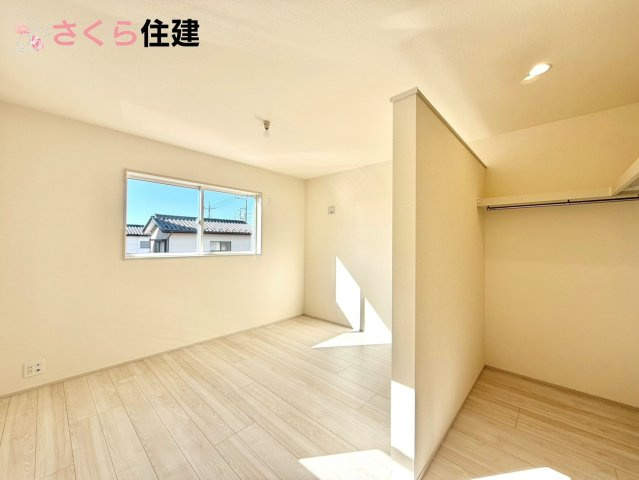 リーブルガーデン　宇都宮緑第９　１号棟の洋室|各部屋に収納あります！荷物が多い子育て世代や、趣味道具の多い方にもうれしいですね！									
