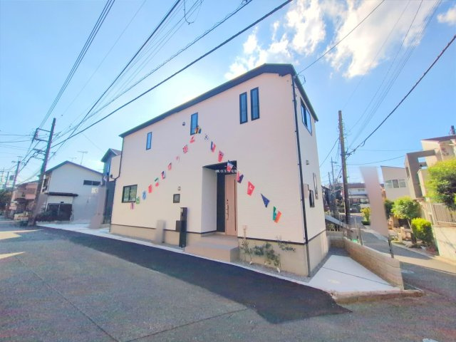 富士見市山室２丁目の新築一戸建の前面道路含む現地写真|東側4.8m公道、北側4.8m公道の角地に立地しています。