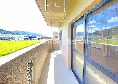 丹波篠山市東吹の賃貸マンションのバルコニー|広々バルコニーです◎