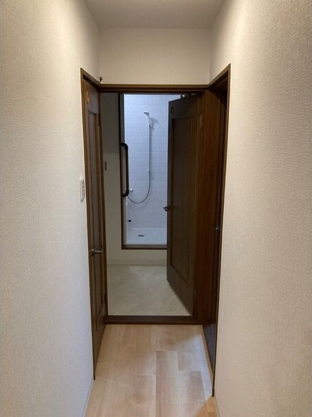 南大樋町戸建ての洋室