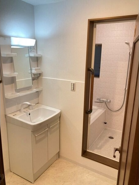 南大樋町戸建ての洗面所