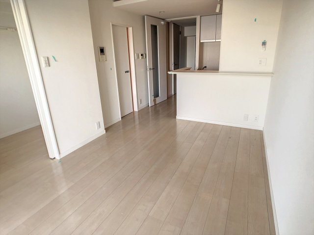 モントーレセントラルベイスタイルの居間・リビング