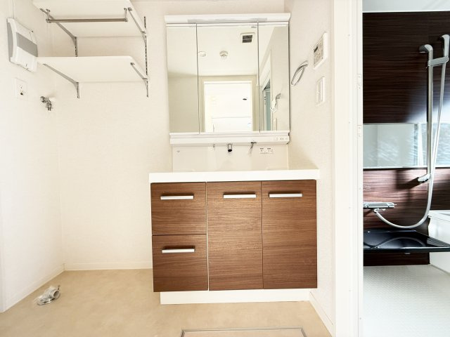ベレオガーデンズHATAの独立洗面台