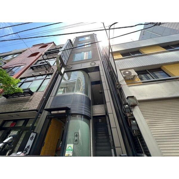 若月ビルの外観