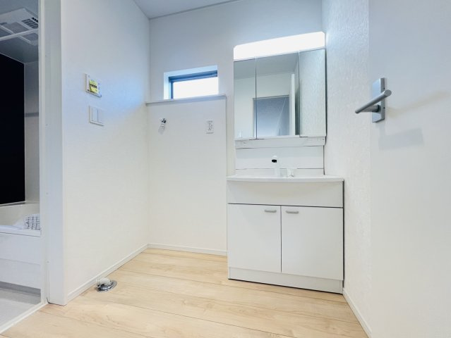 高浜市神明町6丁目2-33、34、35『仲介手数料無料』新築戸建ての独立洗面台