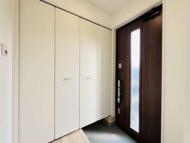 高浜市神明町6丁目2-33、34、35『仲介手数料無料』新築戸建ての玄関