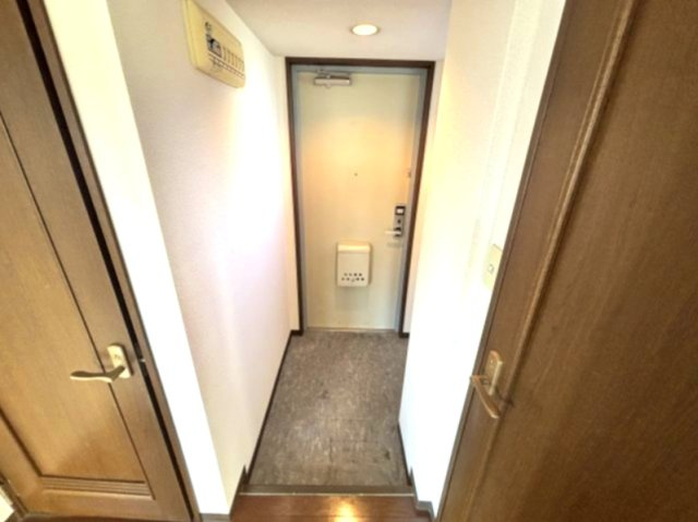 シャトル・Kの玄関
