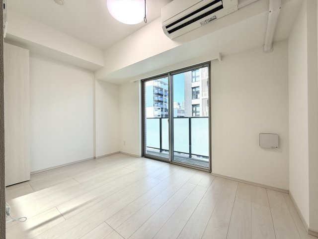 ディアレイシャス大須観音IIIの居間・リビング