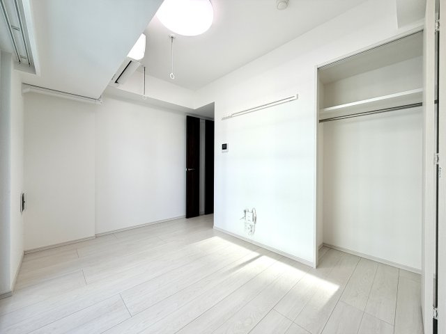 ディアレイシャス大須観音IIIの居間・リビング