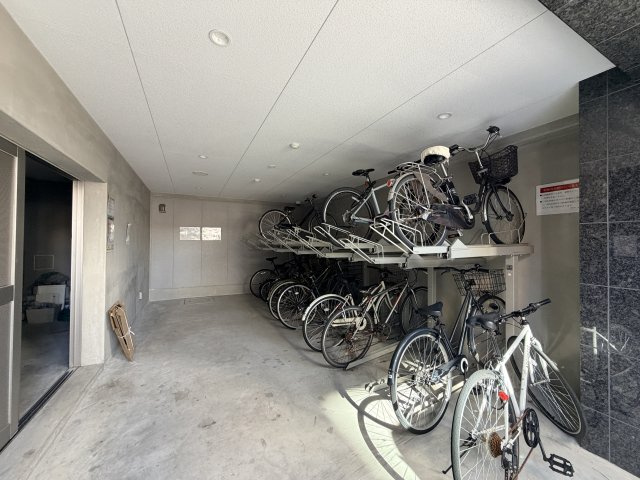 ディアレイシャス大須観音IIIの駐車場