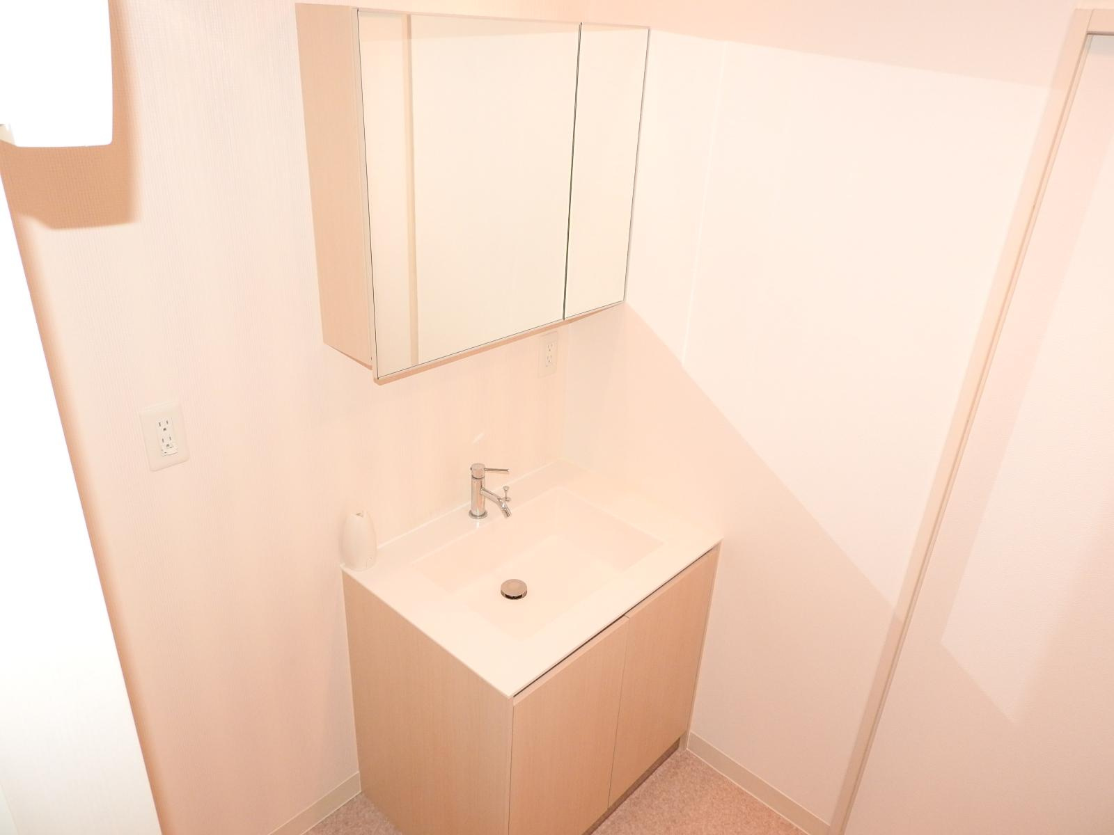 modern palazzo 文教の洗面所