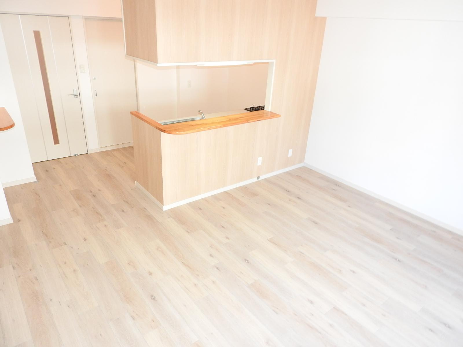 modern palazzo 文教の居間・リビング