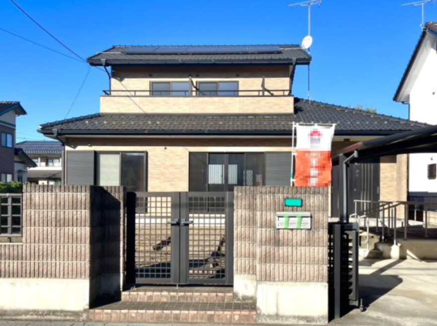 【中古戸建】太田市城西町の外観|■外観｜土日のご見学はもちろん、平日・夜間のご案内も大歓迎です♪「今から見たい」や「仕事終わりに見たい」にもご対応できますのでお気軽にお問い合わせください♪
