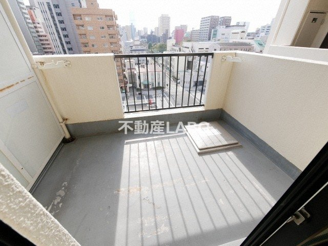 パークサイド上本町駅前のバルコニー