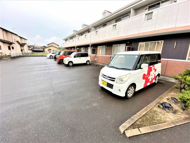 ボヌール東水代の駐車場