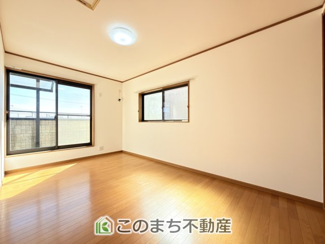 KEM宇都宮市南町1期の洋室|南向きで陽当たりの良い洋室♪風通しもよく快適です☆
