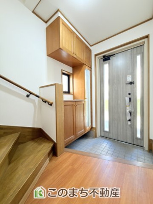 【玄関】 | KEM宇都宮市南町1期 | 大きなシューズボックスを完備しております！玄関スペースを有効に活用できますね！
