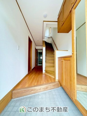 【玄関】 | KEM宇都宮市南町1期 | 大きなシューズボックスを完備しております！玄関スペースを有効に活用できますね！
